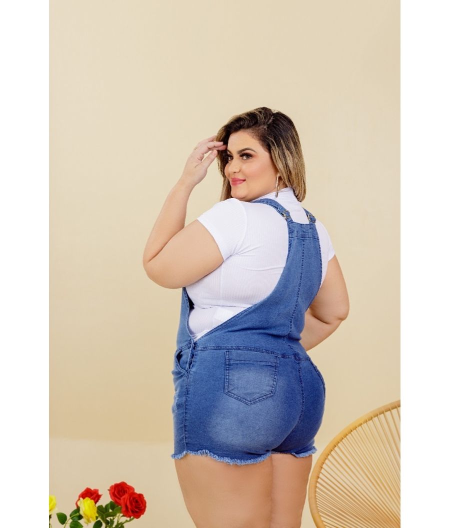 Jardineira Jeans Plus Size Com Lycra Cintura Alta Clean
