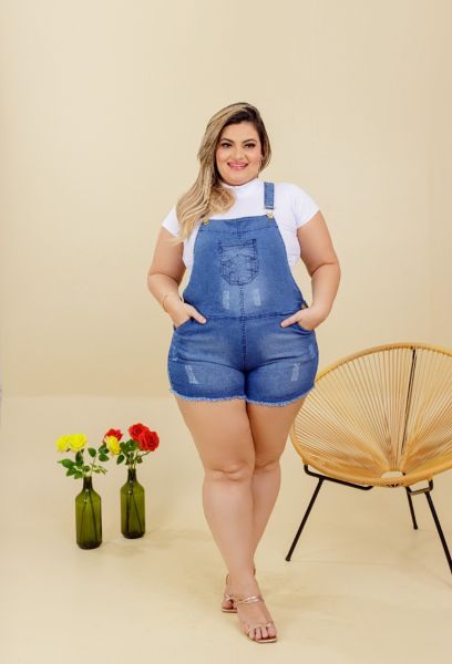 Jardineira Jeans Plus Size Com Lycra Cintura Alta Clean em PELOTAS RS