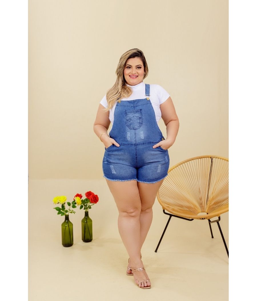 Jardineira Jeans Plus Size Com Lycra Cintura Alta Clean