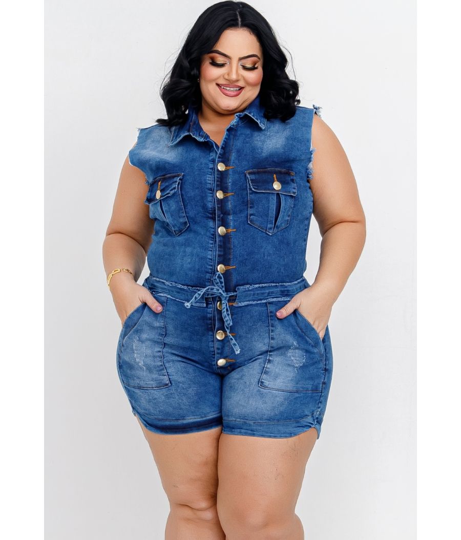 Macaquinho Jeans Plus Size Com Cinto Embutido