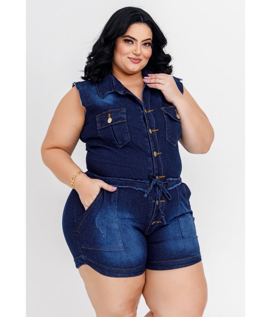 Macaquinho Jeans Plus Size Com Cinto Embutido Escuro