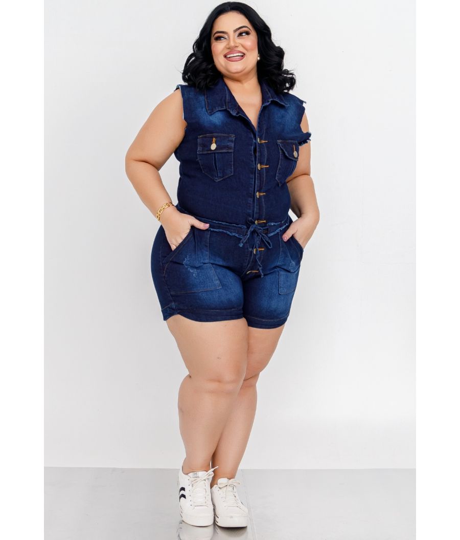Macaquinho Jeans Plus Size Com Cinto Embutido Escuro