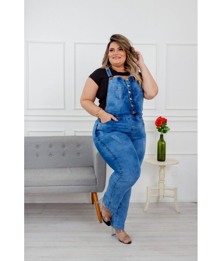 Jardineira Cal&ccedil;a Jeans Feminina Plus Size Com Lycra Cintura Alta Com Bot&otilde;es