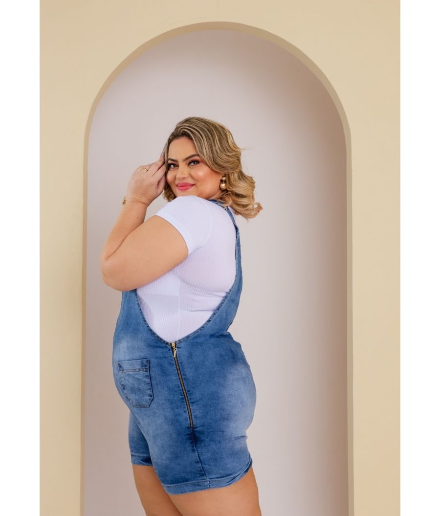 Jardineira Jeans Plus Size Com Lycra Cintura Alta Clean