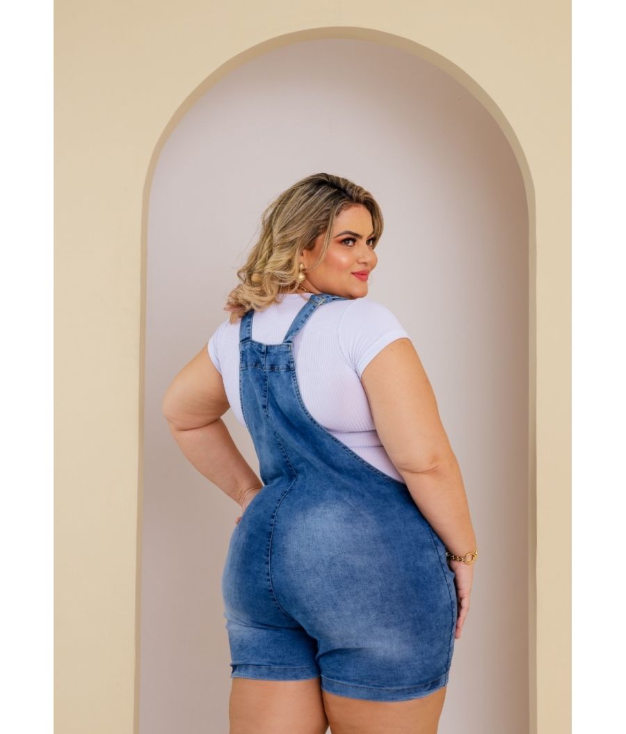Jardineira Jeans Plus Size Com Lycra Cintura Alta Clean