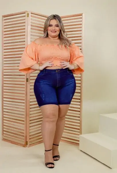 Short Jeans Feminino Plus Size Com Lycra Cintura Alta