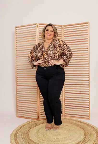 Calça Jeans Preta Feminina Plus Size Skinny Cintura Alta 